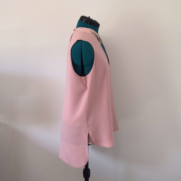 BCBG MAXAZRIA Pink Sleeveless Front Triangular Cut Out Blouse - Picture 2 of 10